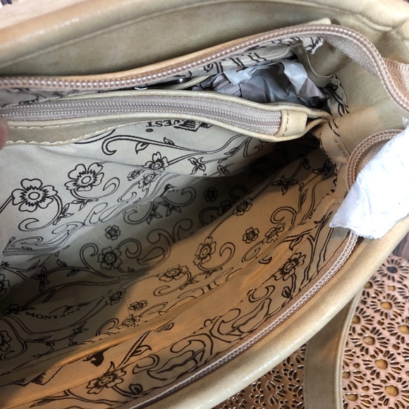 Montana West Concho Collection Crossbody - Picture 5 of 6